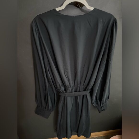 Express Women Size XXL Black Puff Sleeve V-Neck Long Sleeve Mini Wrap Dress NEW - Picture 7 of 7